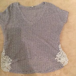 Lacy detail top